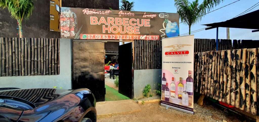 Ou chiller à Abidjan au barbecue house