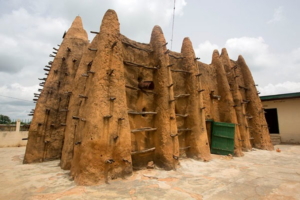 L'Antique Mosquée de Sorobango : Un Trésor Architectural et Spirituel